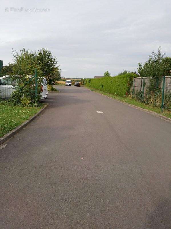 Commerce à COURRIERES