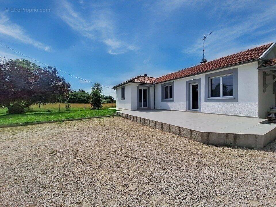 Maison à LA VILLE-DIEU-DU-TEMPLE