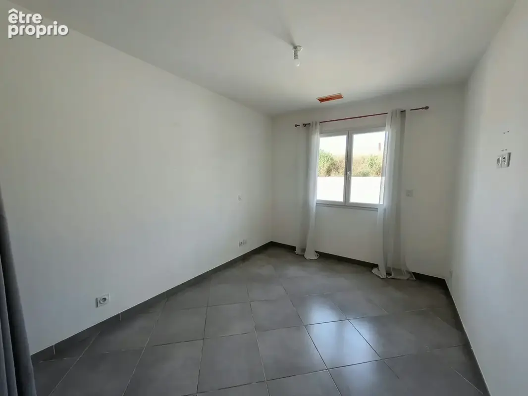Vend villa de plain pieds 3 chambres, garage, jardin, grande pièce de vie à Béziers - photo 10