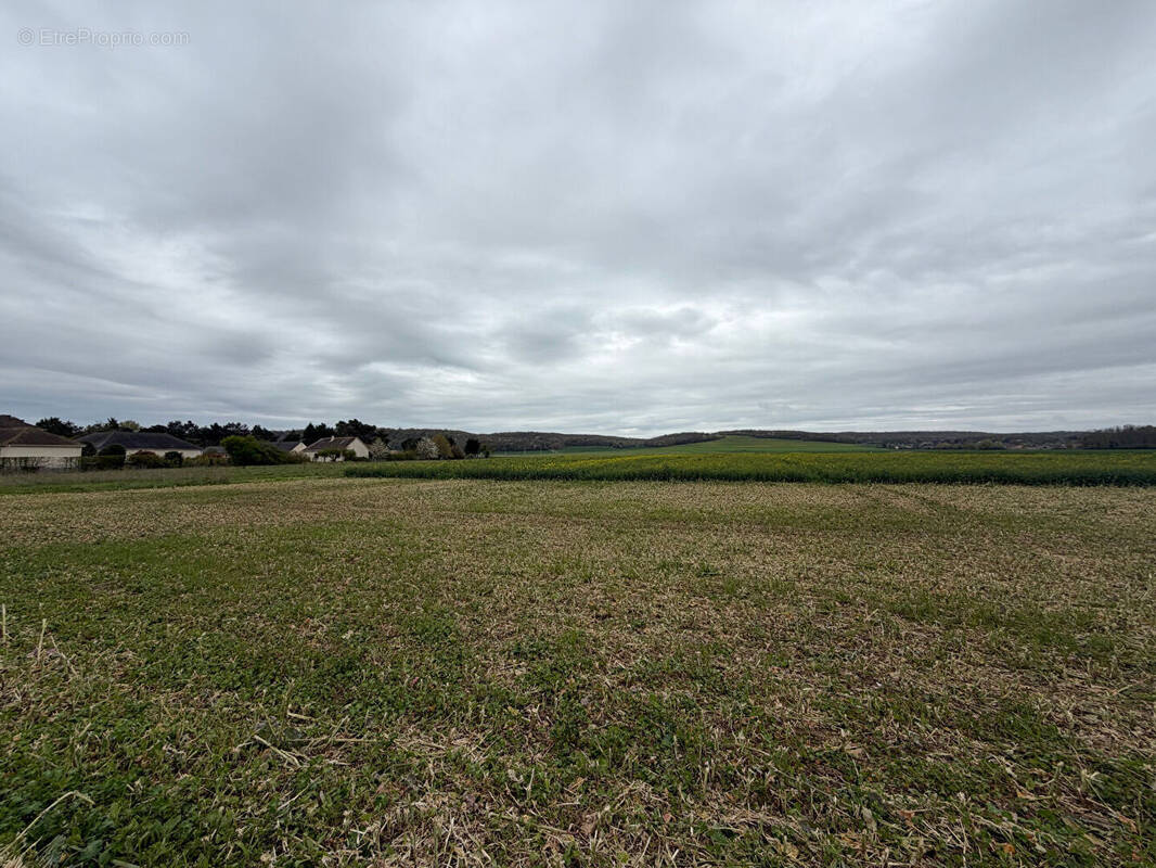 Terrain à VAUX-SUR-EURE