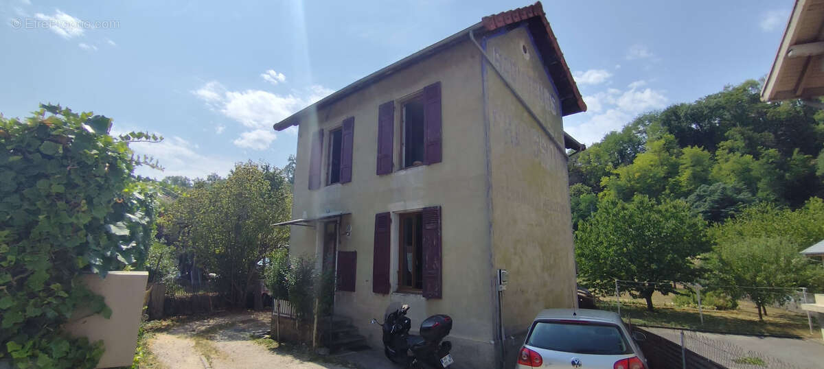 MAISON COGNIN Type 4 de 89.41 m2 + Terrasse abritée, cave, combles sur terrain de 1049 m2 - photo 3