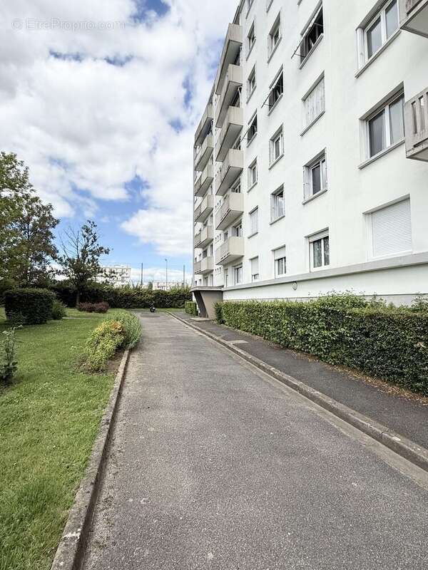 Appartement 75 m² à Tours  - photo 9