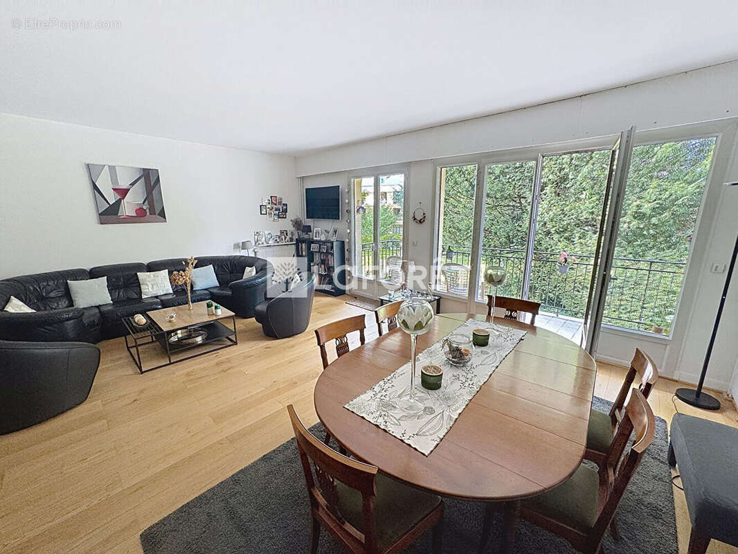 Appartement à SAINT-NOM-LA-BRETECHE