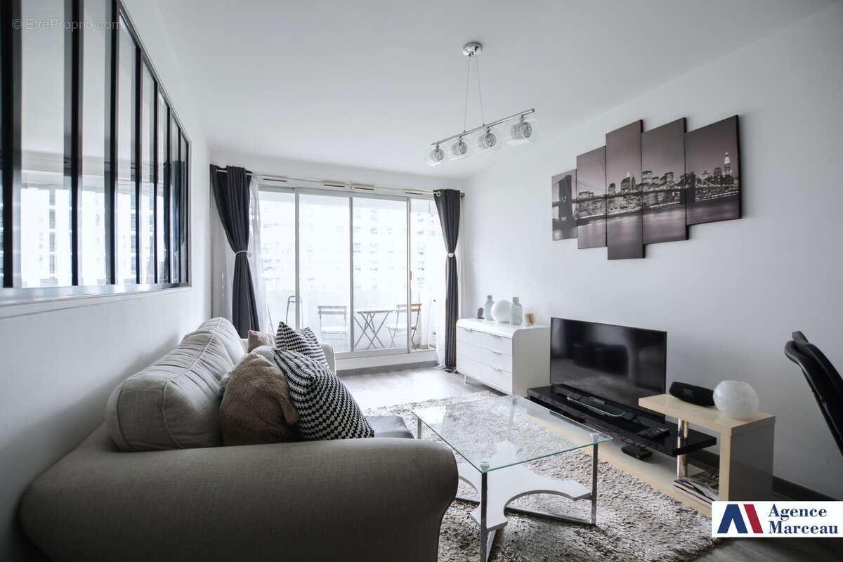 Appartement à COURBEVOIE