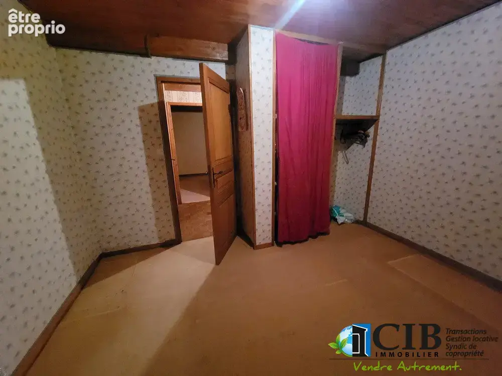 Maison à rénover avec grande dépendance sur terrain de 765 m2 env. - photo 10