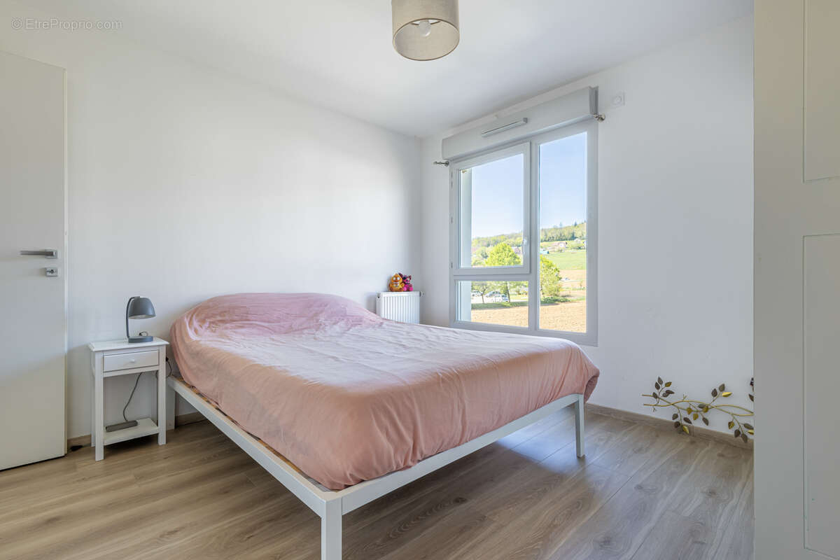 Appartement à POISY