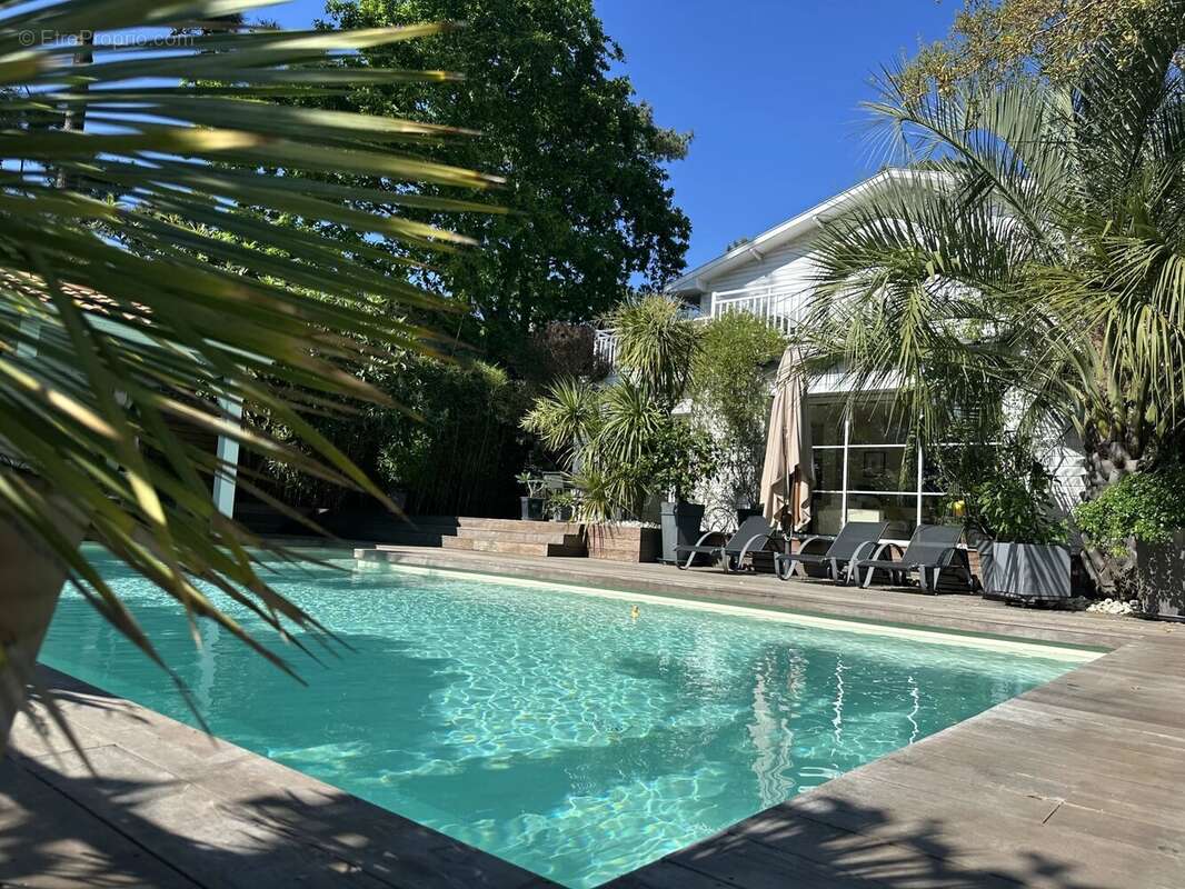 Maison à LE BOUSCAT