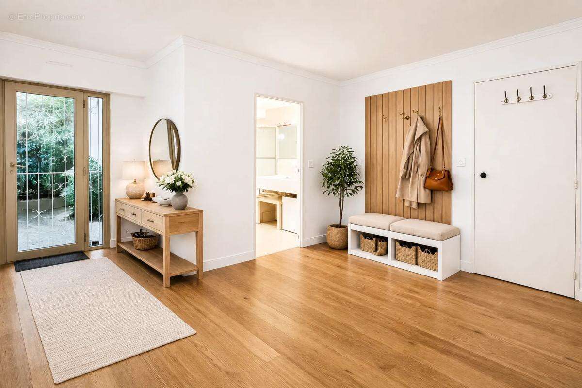 Bien rare à Antibes : appartement-villa avec jardin privé - photo 9