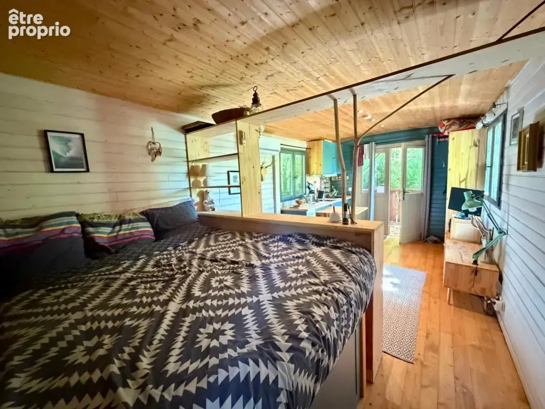 Maison de charme de plain-pied avec 2 roulottes, dépendances et plus de 4 hectares - photo 13