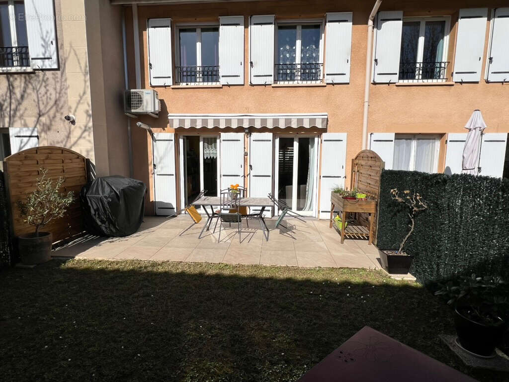 Maison à LYON-8E