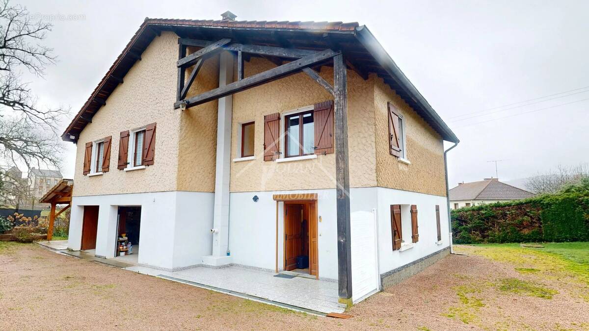 Maison à SAINT-PIERRE-LAVAL