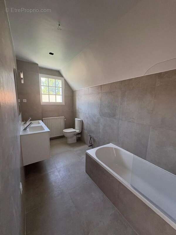 Maison à SAINT-NOM-LA-BRETECHE