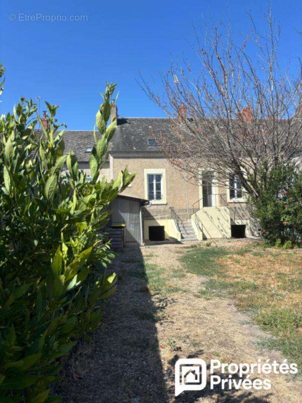 Maison 4 chambres de 123.5 M2 , MEHUN SUR YEVRE - photo 2