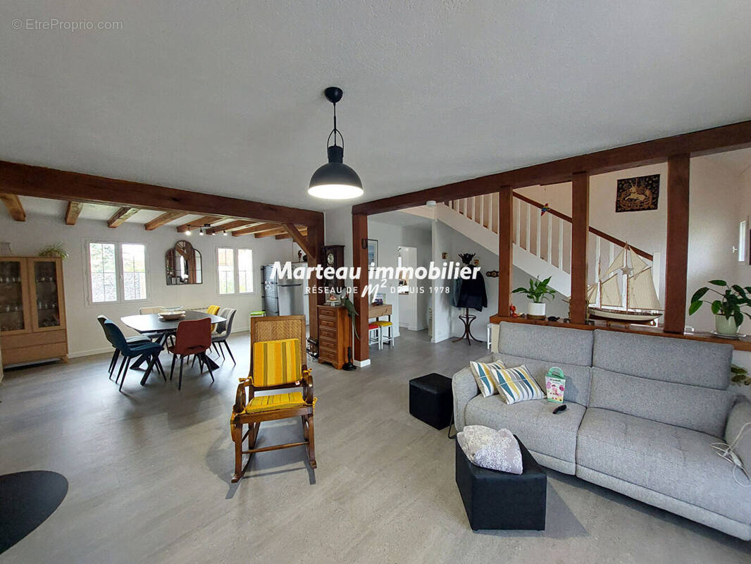 Maison à MONCE-EN-BELIN