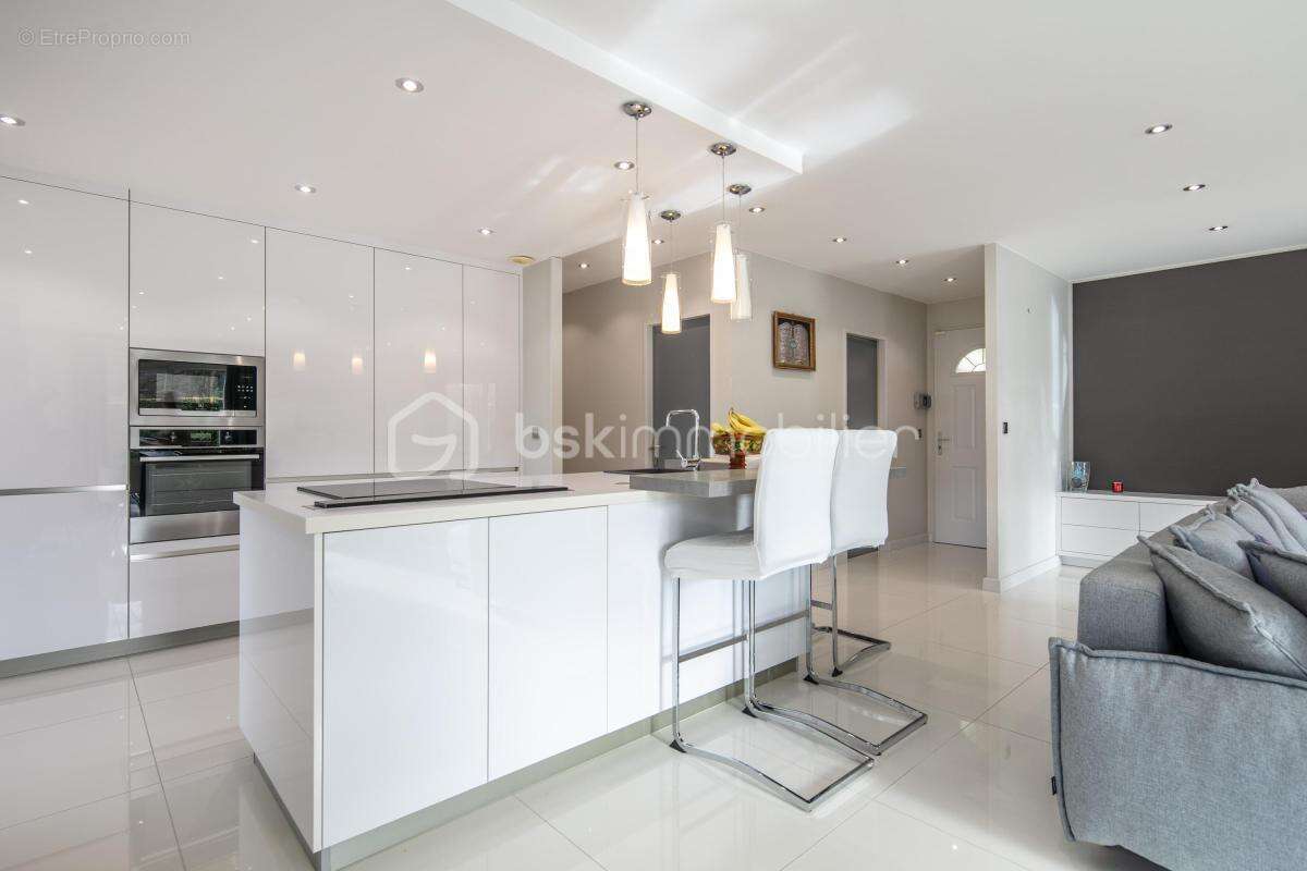 Maison à BEAUCROISSANT