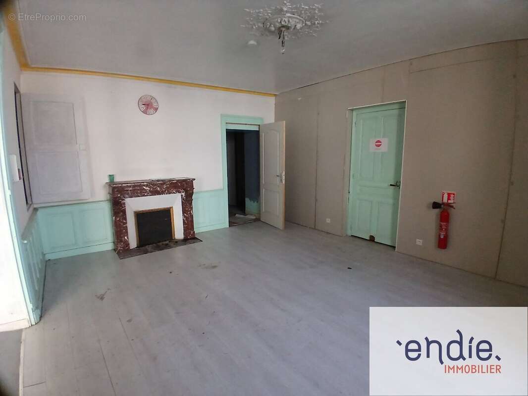 Immeuble de 352 m² à rénover avec fort potentiel  Champlitte (70160) - photo 6