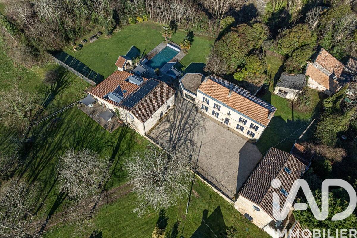 Photo 1 - Maison à PRIGNAC-ET-MARCAMPS