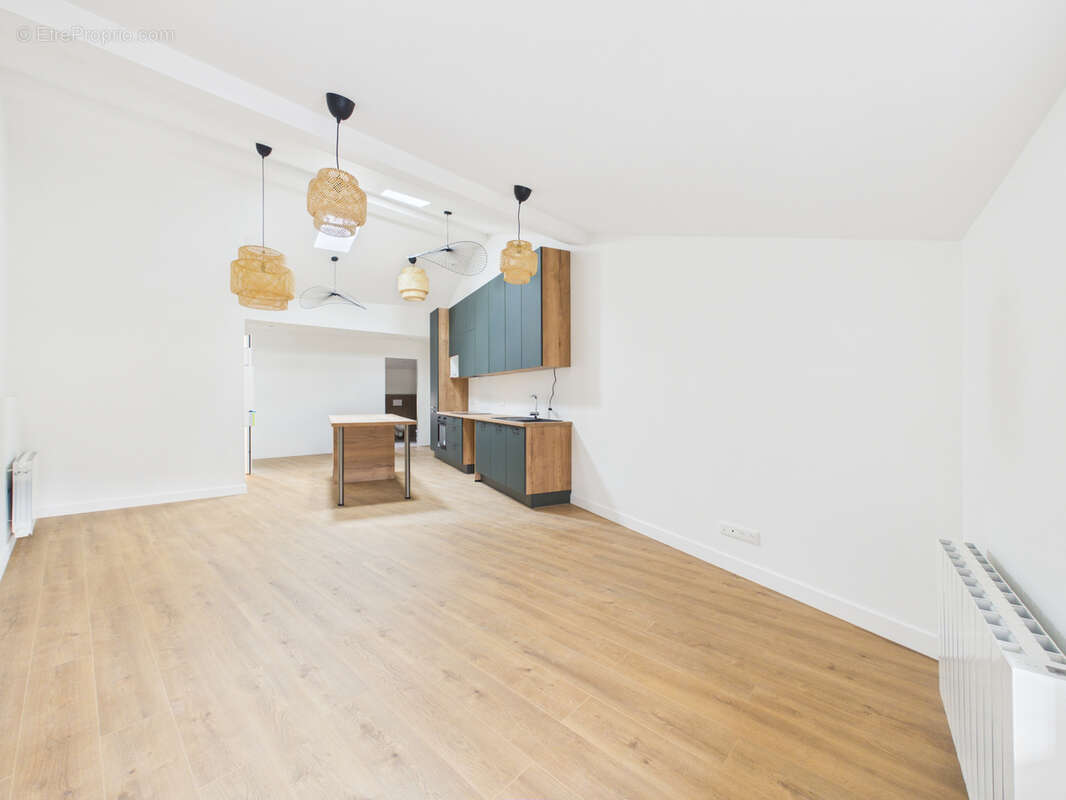 Appartement à BRIVES-CHARENSAC