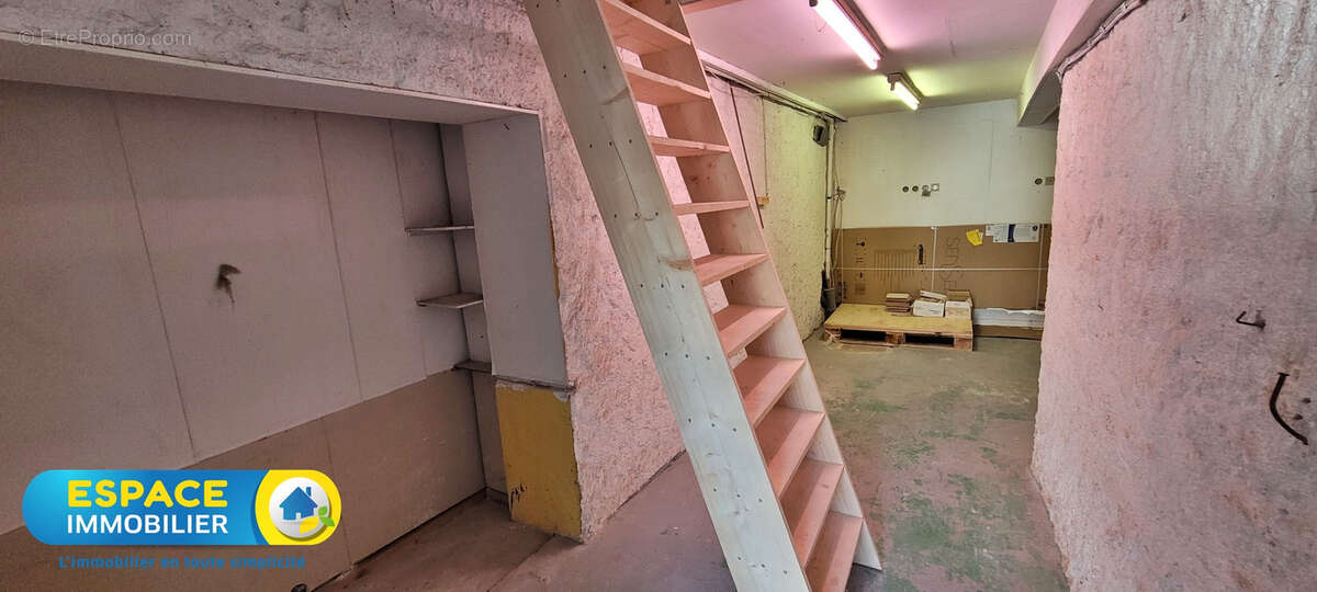 EXCLUSIVITE ! Local professionnel hyper centre   25 m2   40 m2 de cave - photo 3
