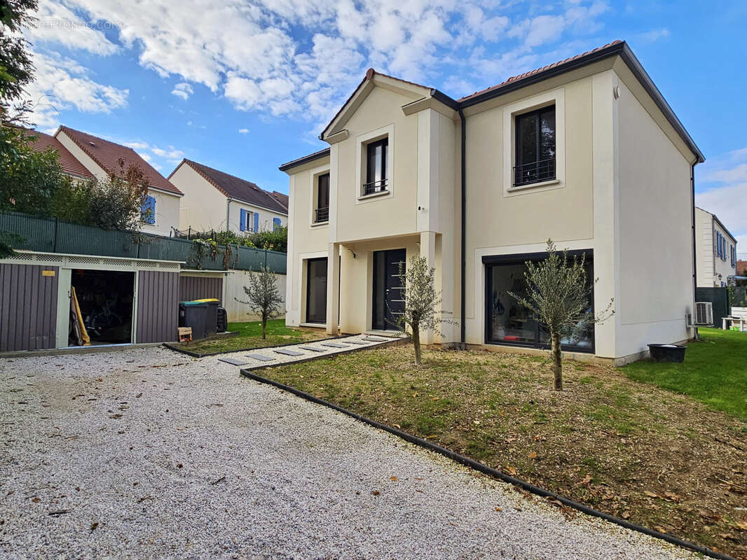 Maison à VILLECRESNES