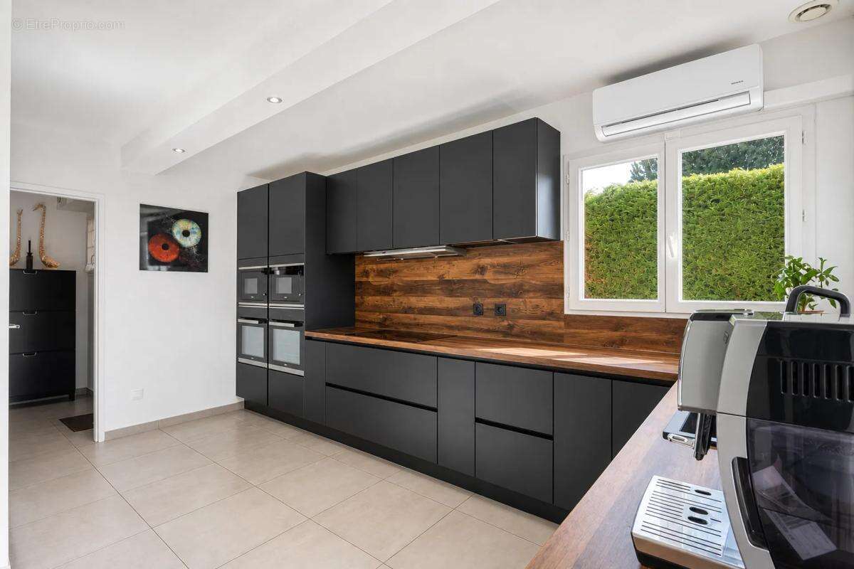 Maison familiale de 176m² – Matériaux de qualité, aucun travaux, cadre très paisible - photo 9