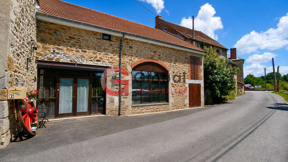 Maison en pierre   233 m2   Terrain clos 600 m2   Mainsat (23700) - photo 9