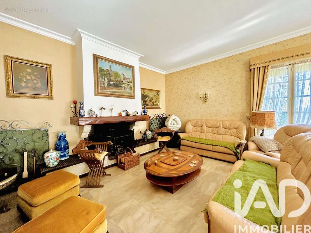 Maison 202 m² à Vrigny  - photo 3