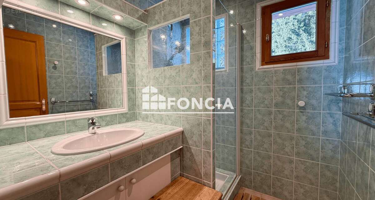 Maison à NOTRE-DAME-DE-BELLECOMBE