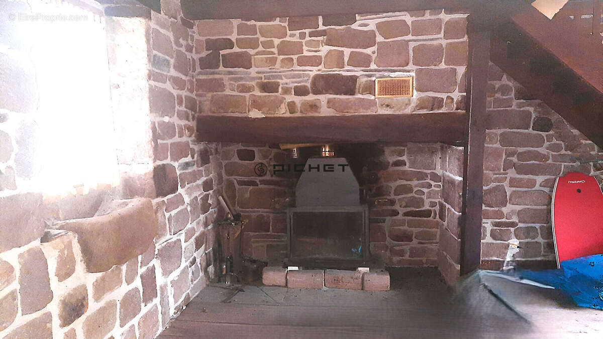 Maison à ALLASSAC