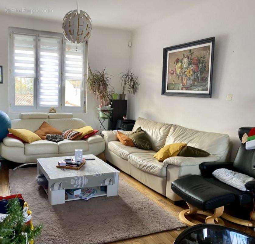 Maison 150 m² à Saint-Sebastien-Sur-Loire  - photo 2