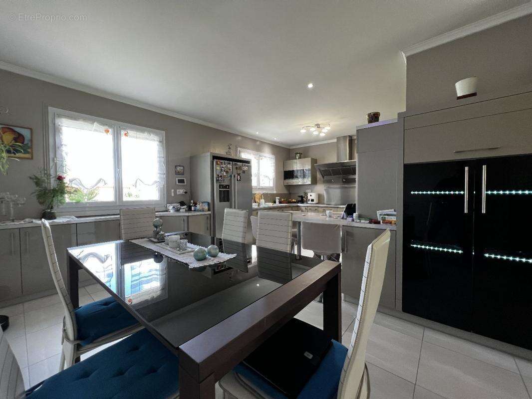 Maison 168 m² à Estancarbon  - photo 3