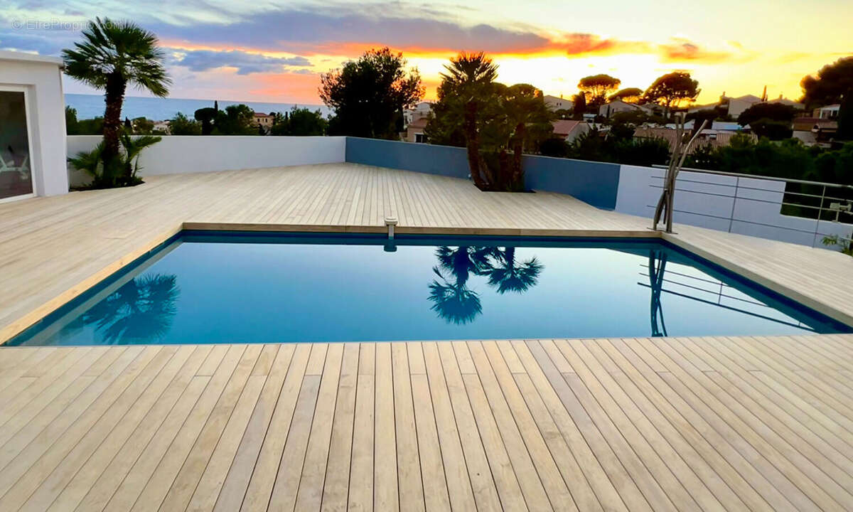 Maison à SAUSSET-LES-PINS