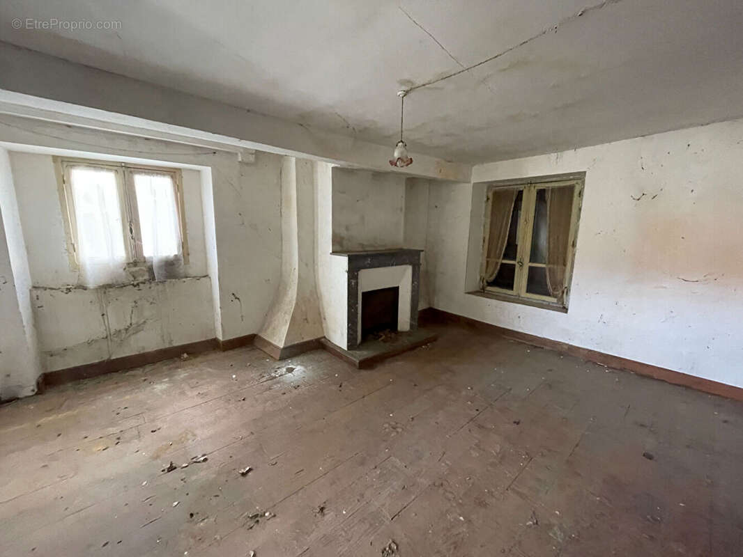 Maison à SERRES-CASTET