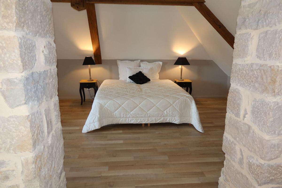 Maison à ECOLE-VALENTIN