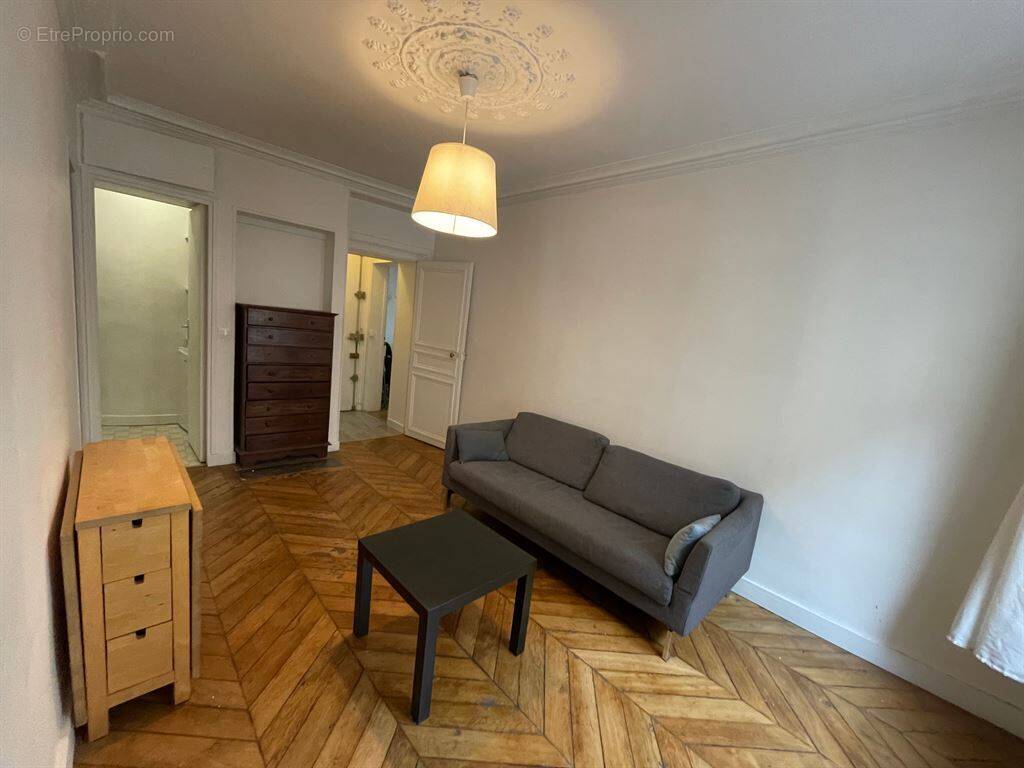 Appartement à PARIS-10E