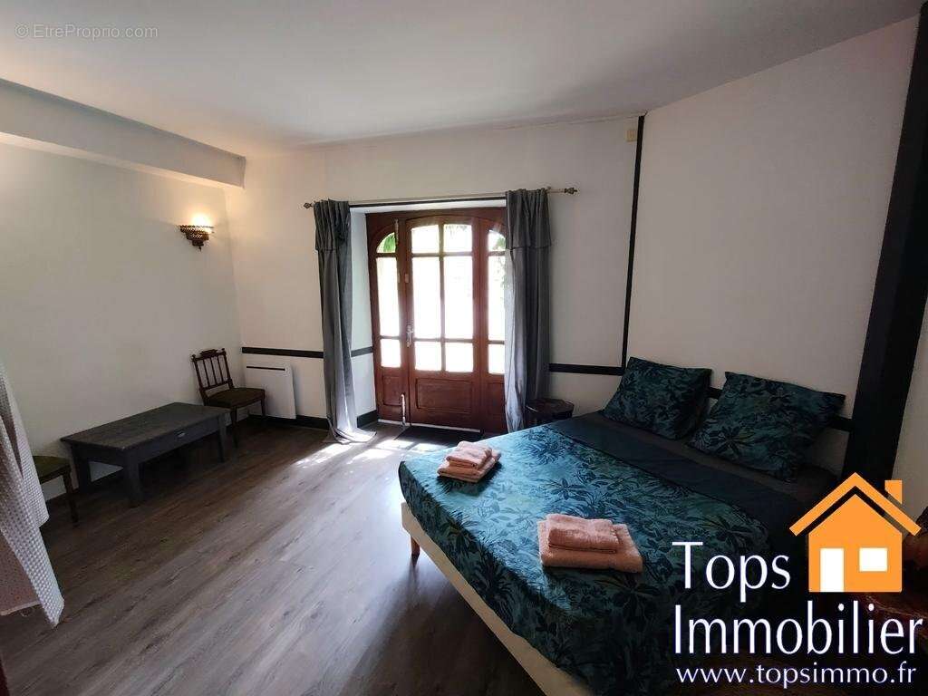 Commerce à MALEVILLE