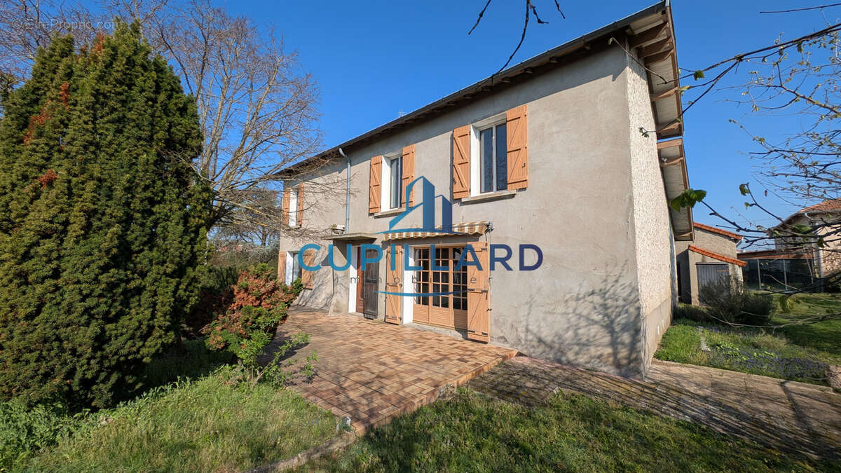 Maison à RIORGES