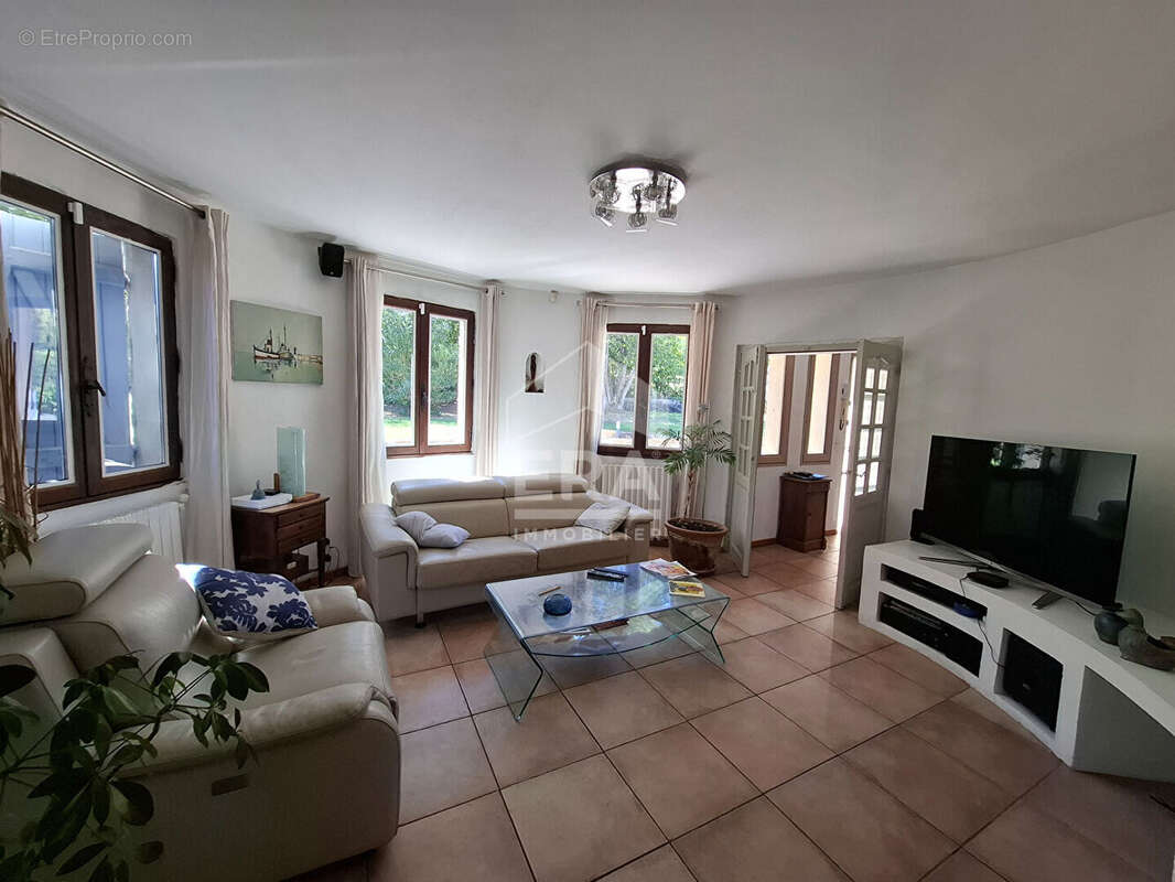 Maison à ROQUEVAIRE