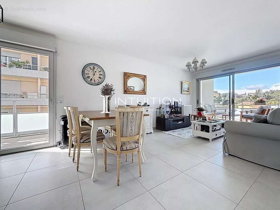 Appartement à LE CANNET