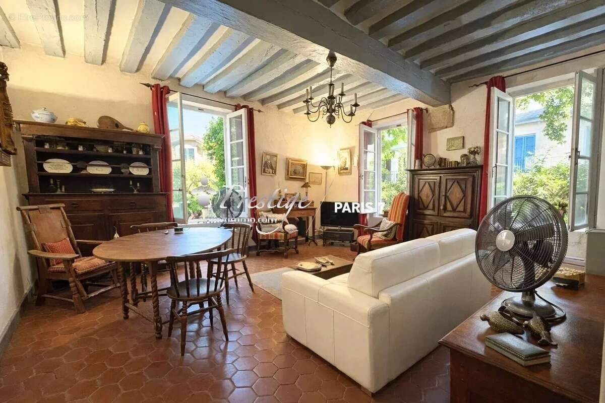 Appartement à PARIS-7E