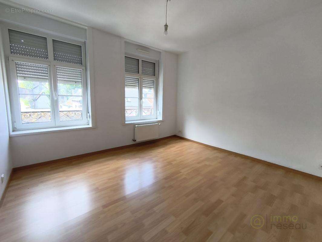 Appartement 257 m² à Avesnes-Sur-Helpe  - photo 11
