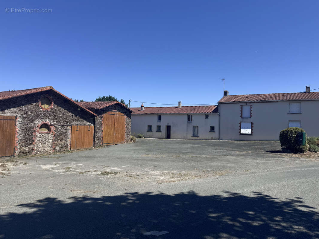 Maison à LA MERLATIERE
