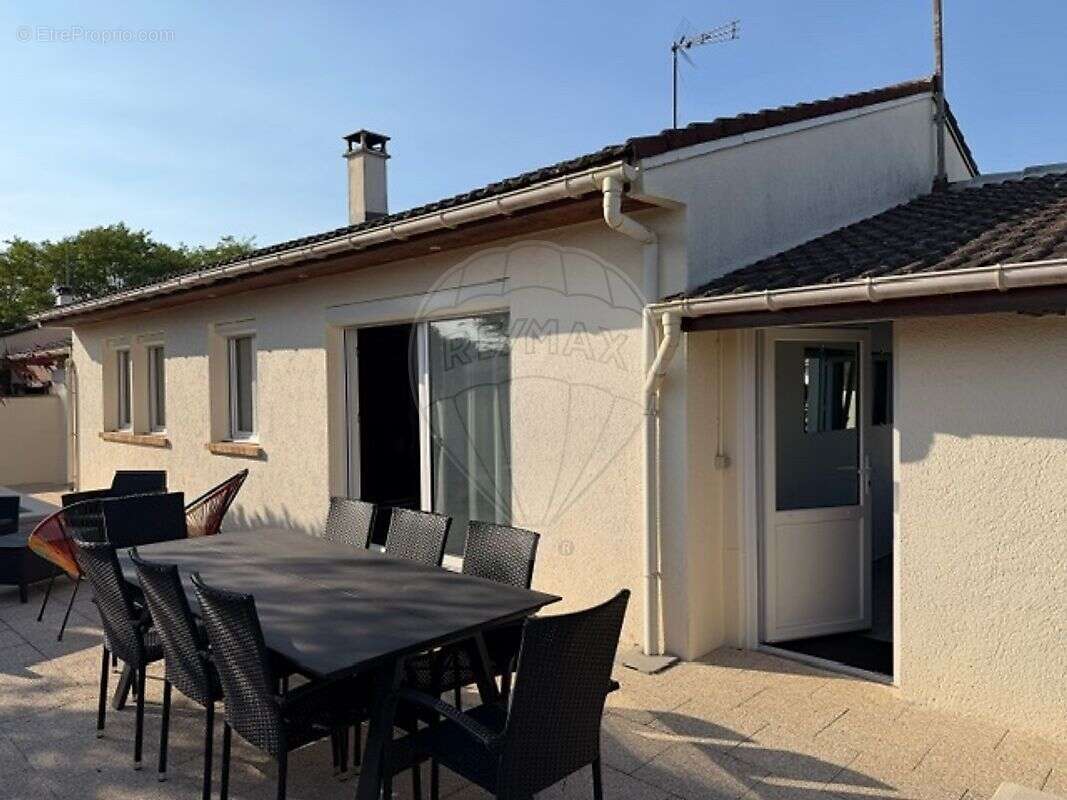 Maison à ESMANS