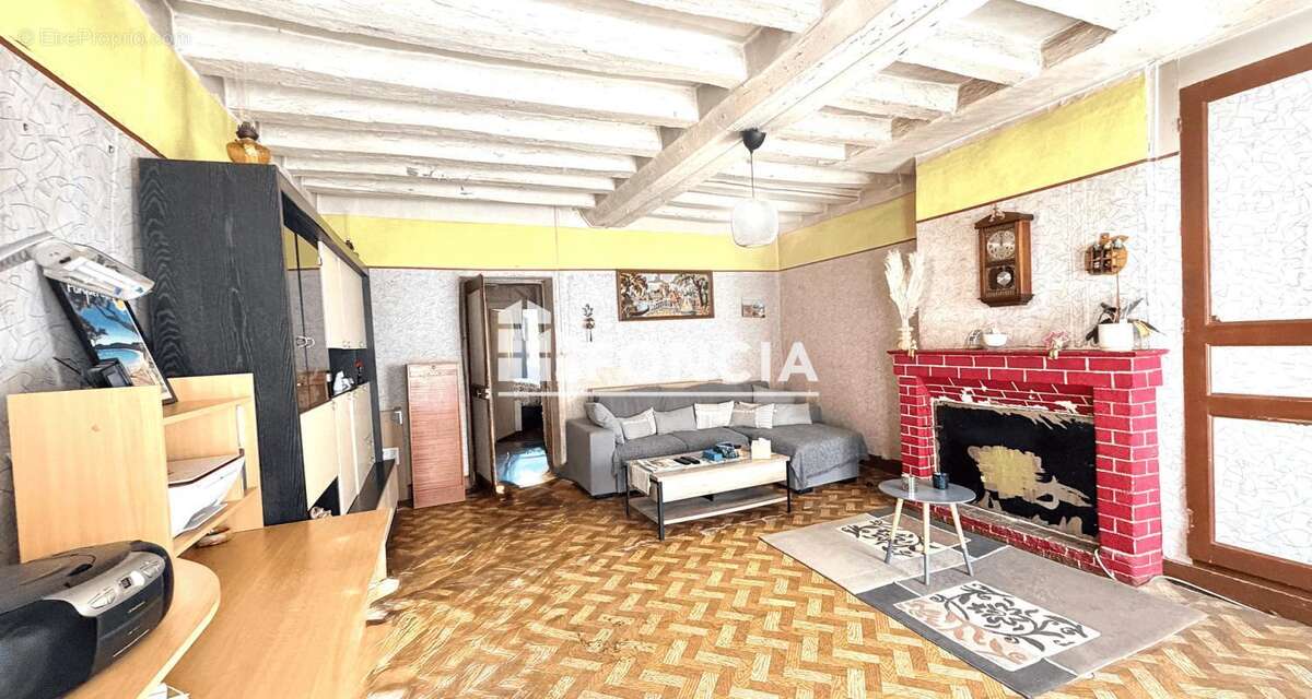 Maison à Rénover 3 pièces, 2 chambres avec garage et beau jardin en Centre Ville de La Flèche - photo 11