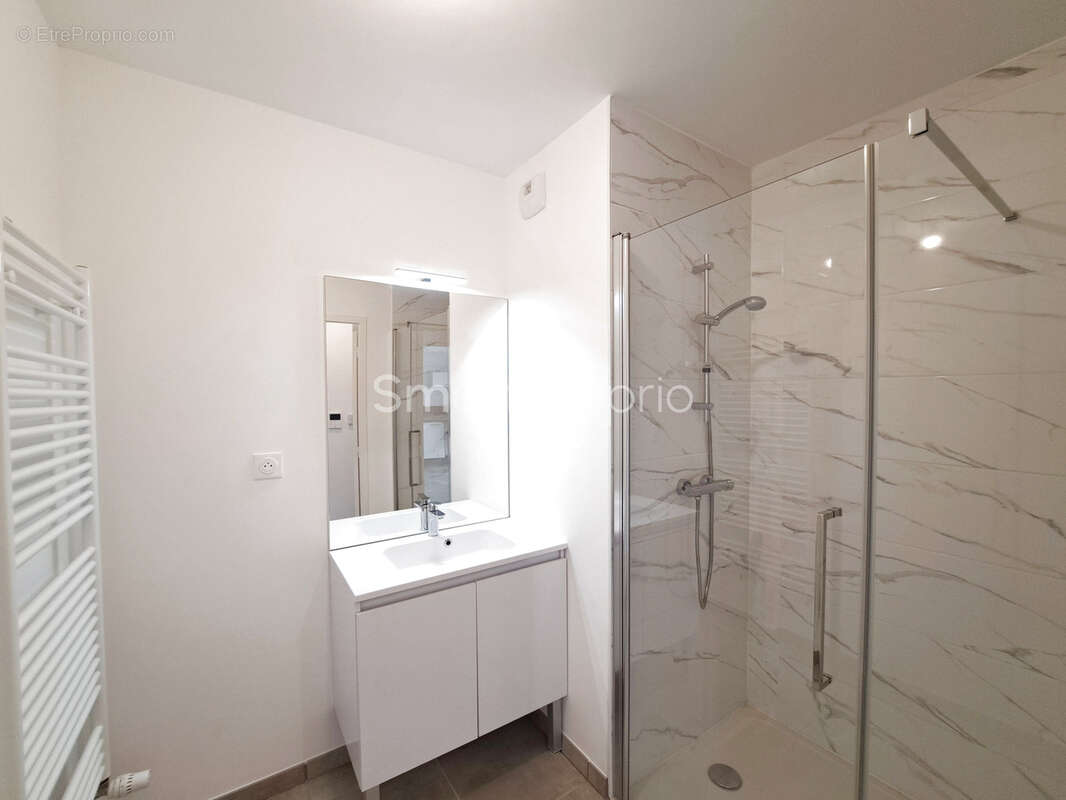 Appartement à LES PONTS-DE-CE