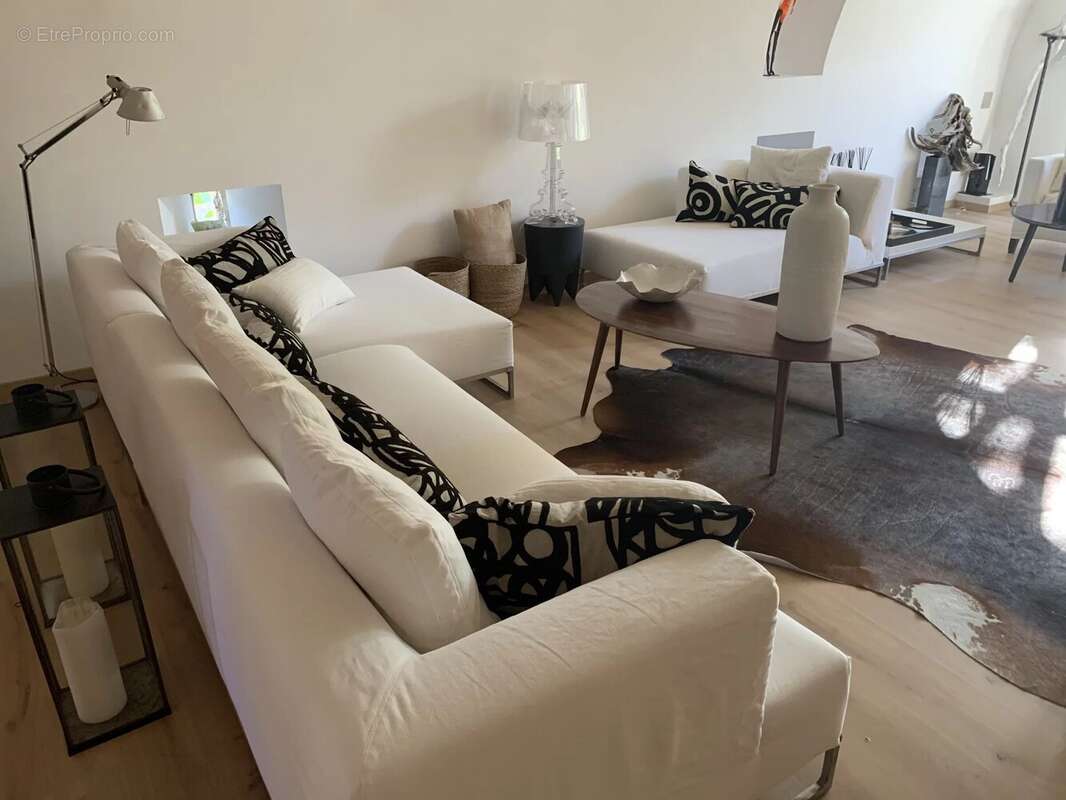 Appartement à ROQUEFORT-LES-PINS