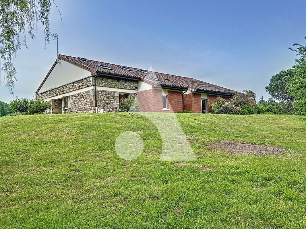 Maison à MONTROND-LES-BAINS