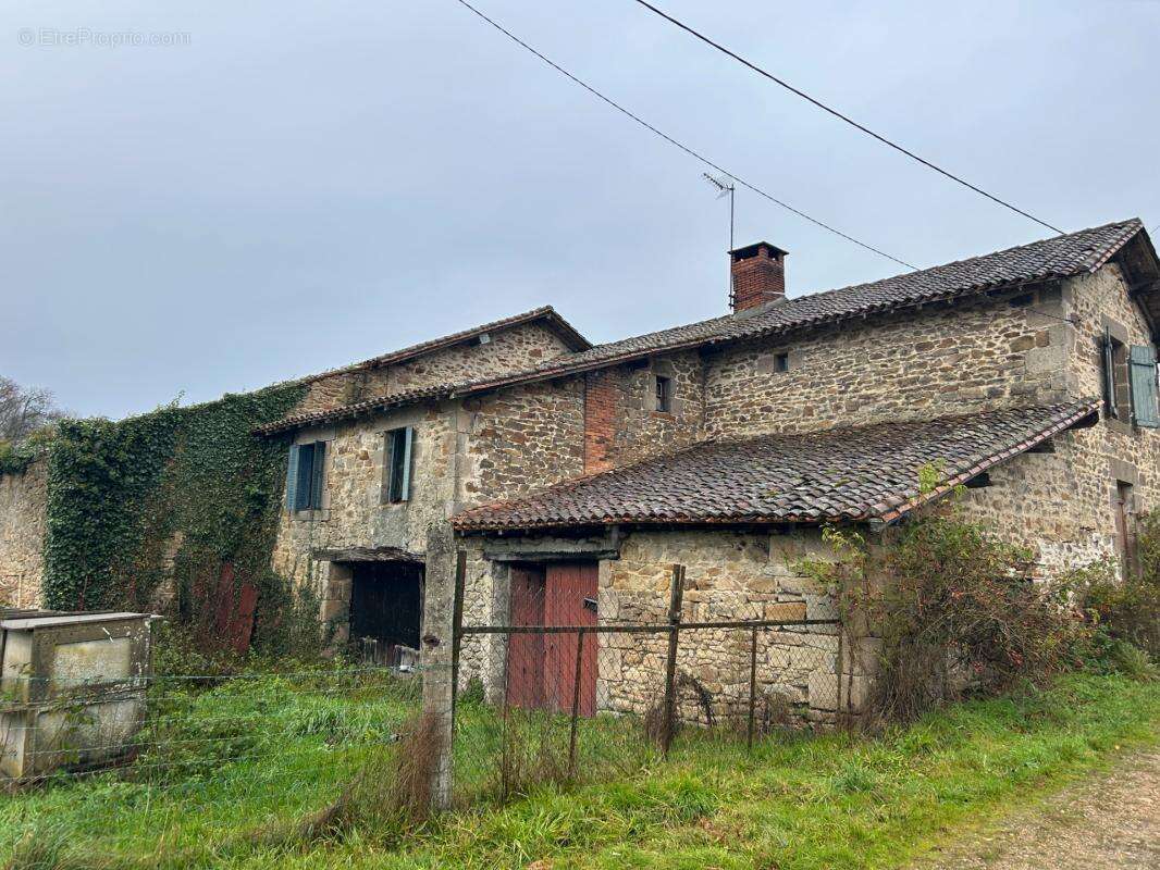 Corps de ferme à rénover avec 9511 m2 de terrain - photo 20