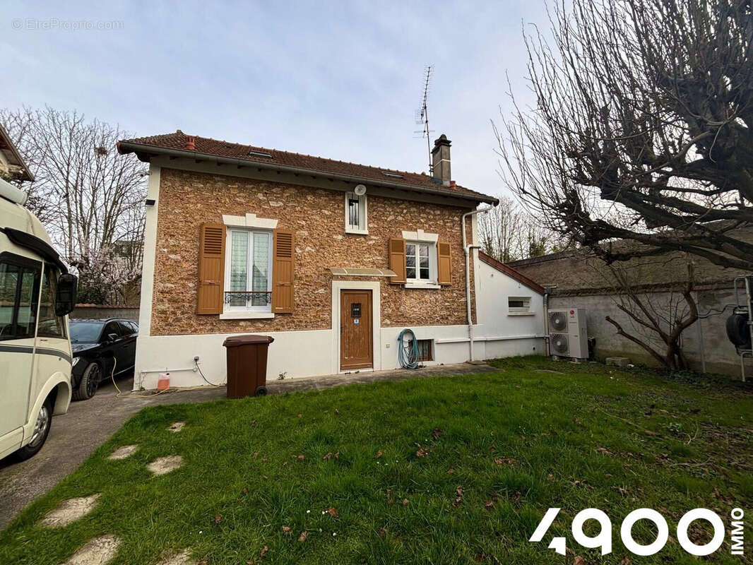 Maison à RIS-ORANGIS