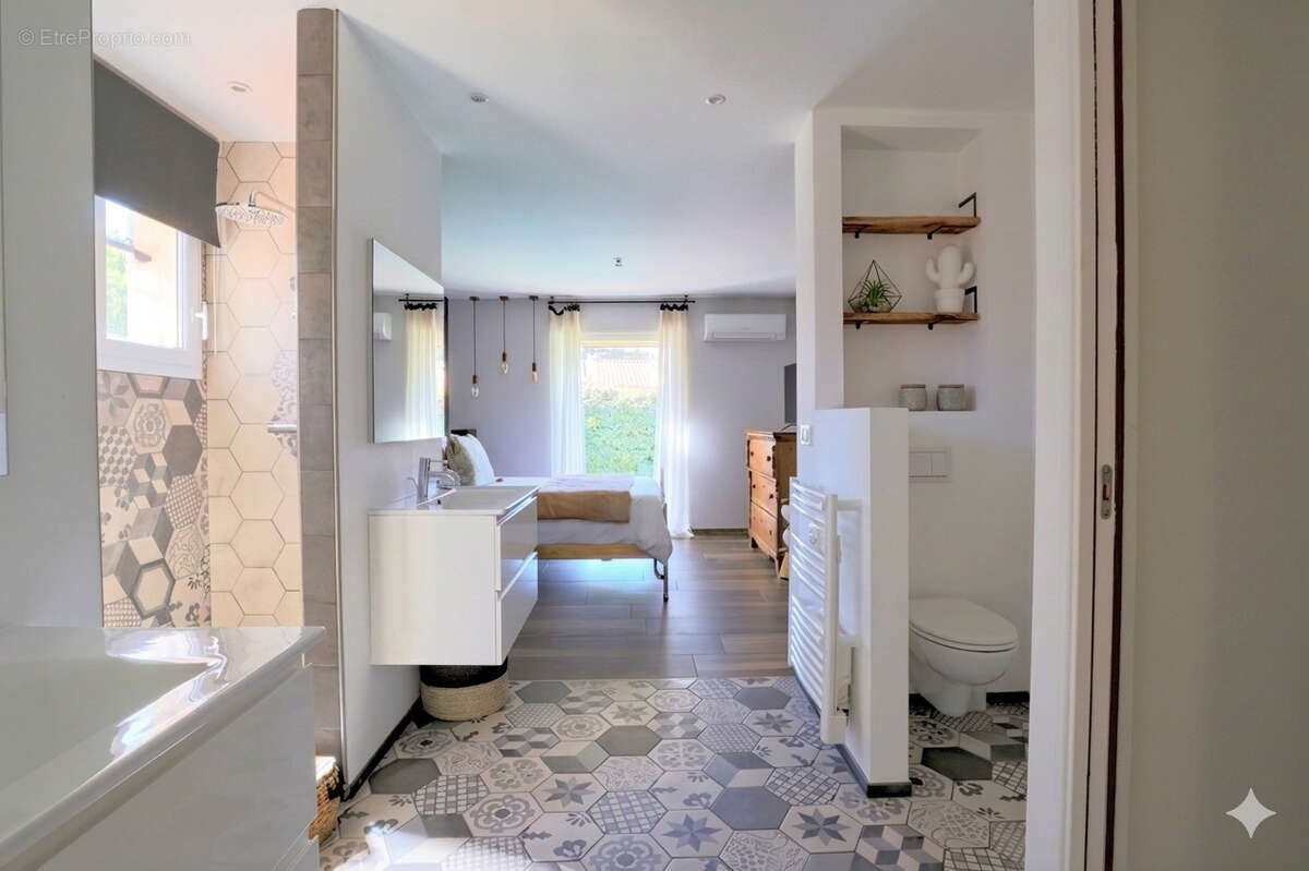 Maison à SIX-FOURS-LES-PLAGES